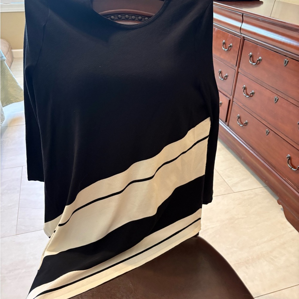 Alfani Black and Cream Crew Neck Sweater